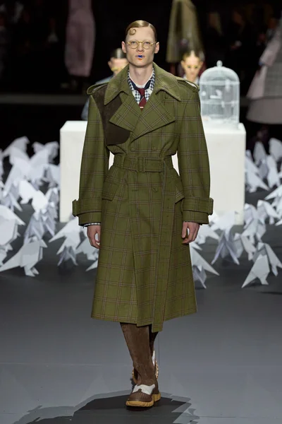 Look 17